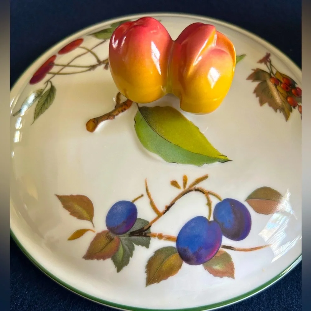 Royal Worcester Evesham Vale 8